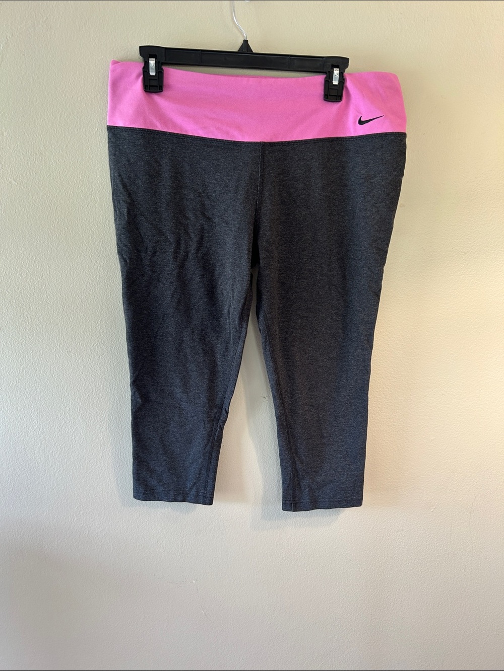 Nike Womens Dark Gray Capri Leggings with Pink Waistband